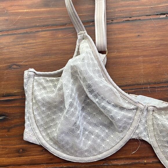Le Mystere underwire lightly lined bra s 36C - Picture 2 of 4